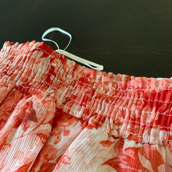 Sale! ZARA Off Shoulder Smocked Neckline Floral Print Ruffled Blouse Size XS - Picture 3 of 6